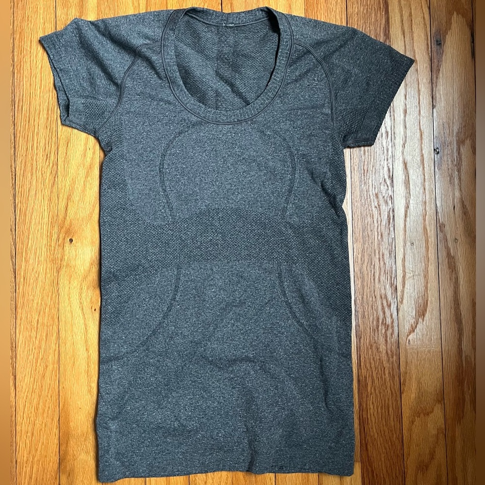 Lululemon Swiftly Tech Short Sleeve Shirt Gray Size 4 Size Small